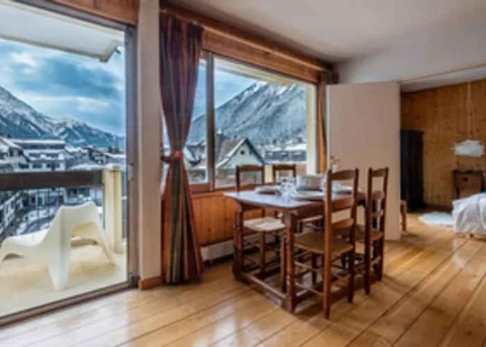 With Mont Blanc Balcony's View Шамони